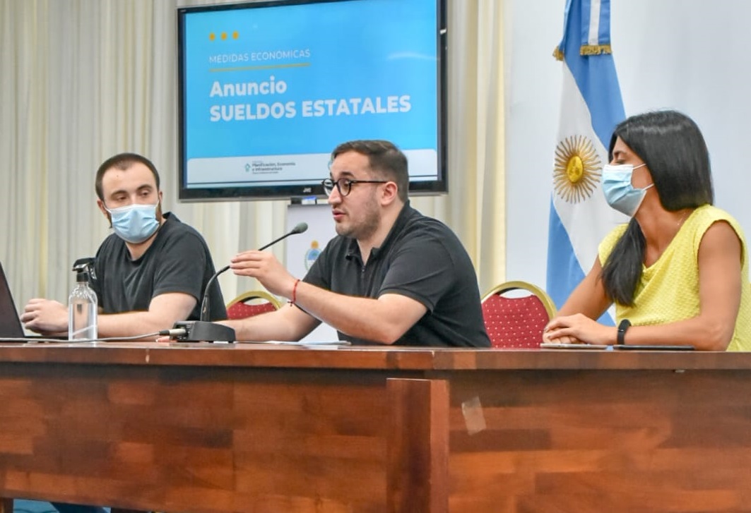 El Gobierno paga el miércoles 20 un bono de $ 10 mil a estatales